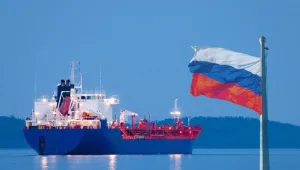 রাশিয়ার তেল ক্রয়ে নিষেধাজ্ঞা স্থগিত করল যুক্তরাষ্ট্র